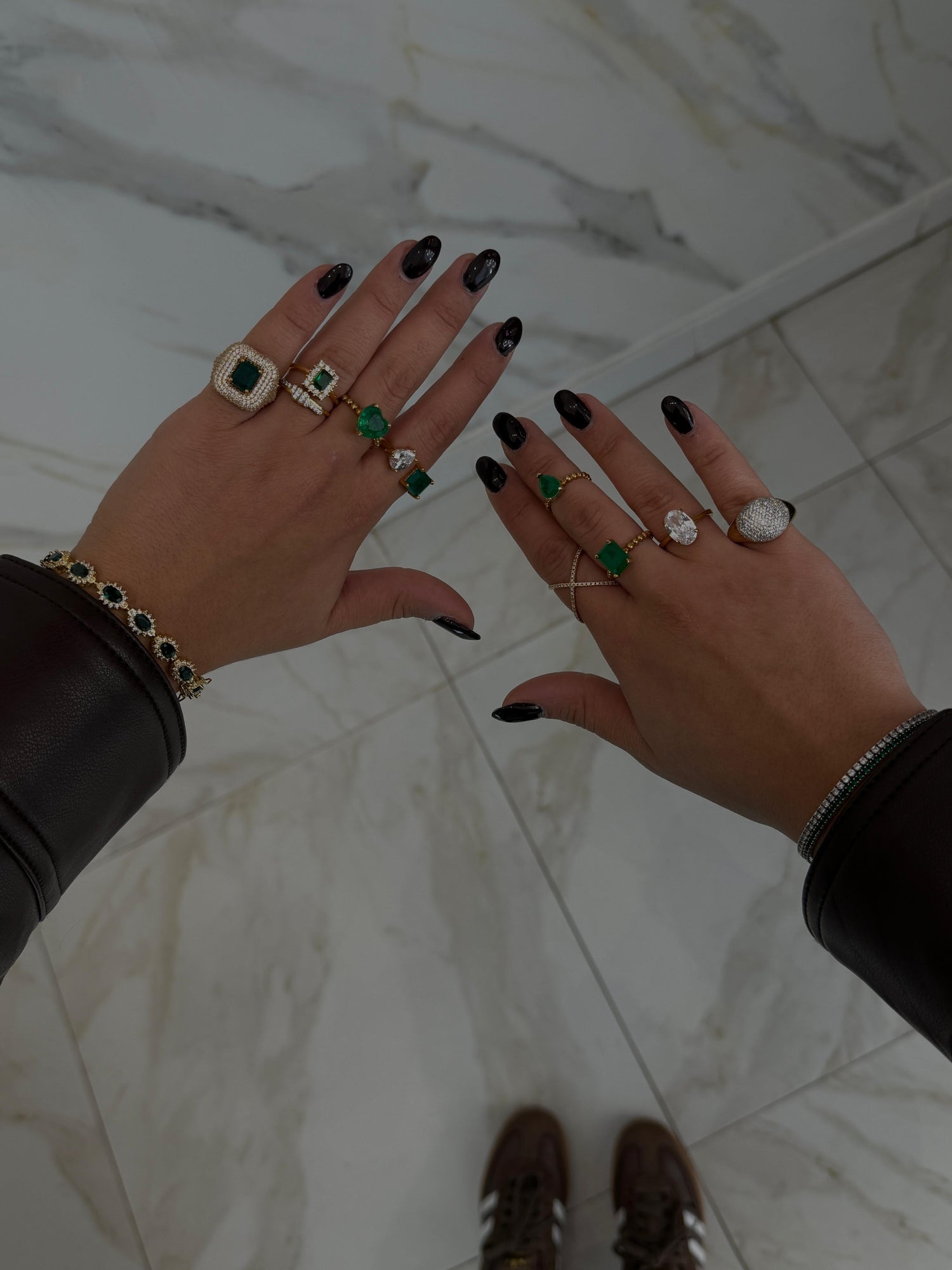 Emerald Gold Capsule